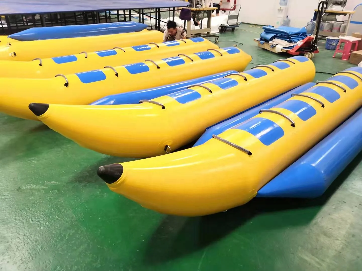 Custom Inflatable Water Recreation Sports Banana Flying Fish Boat Adult Surf Tug Boat Entertainment Equipment