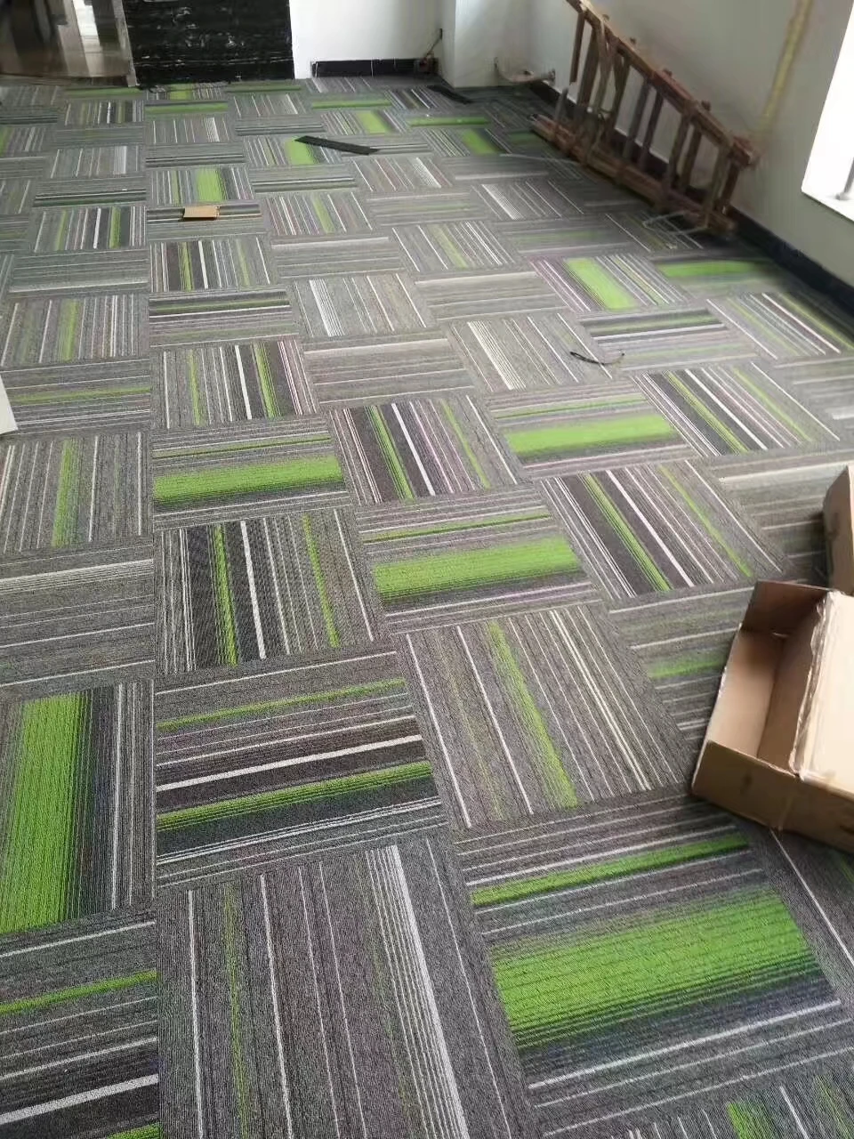 Luxury Commercial Tile Carpet Hotel Nylon Modular Interlocking Floor Carpet Tiles for Office Adult Modern Carpet for Bedroom