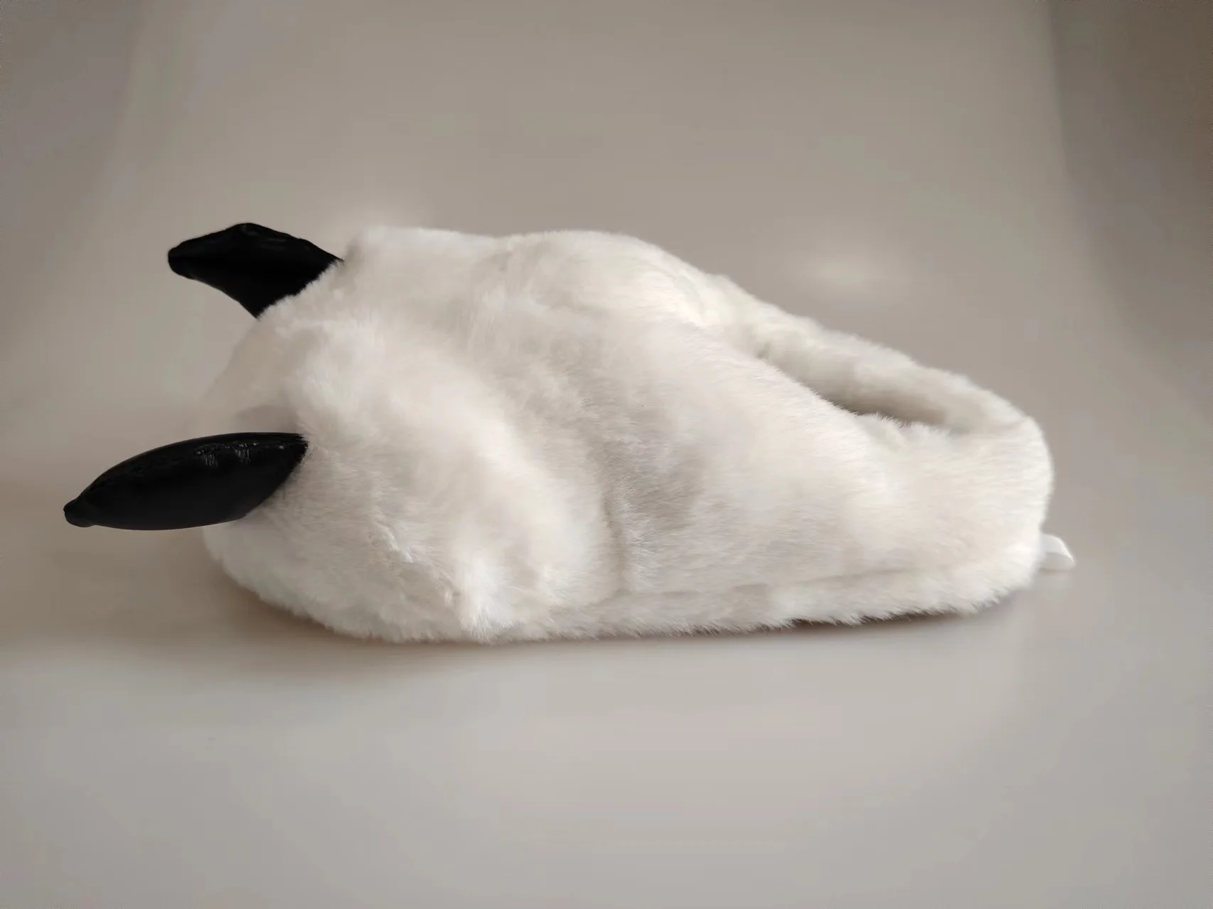 Wholesale custom design winter plush fur stuffed animal claw cotton men women home indoor slipper