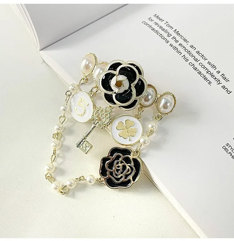 Vintage Fashion Accessories Camellia Brooch Pin Flower Brooch Elegant Camilla Flower Brooch With Chain