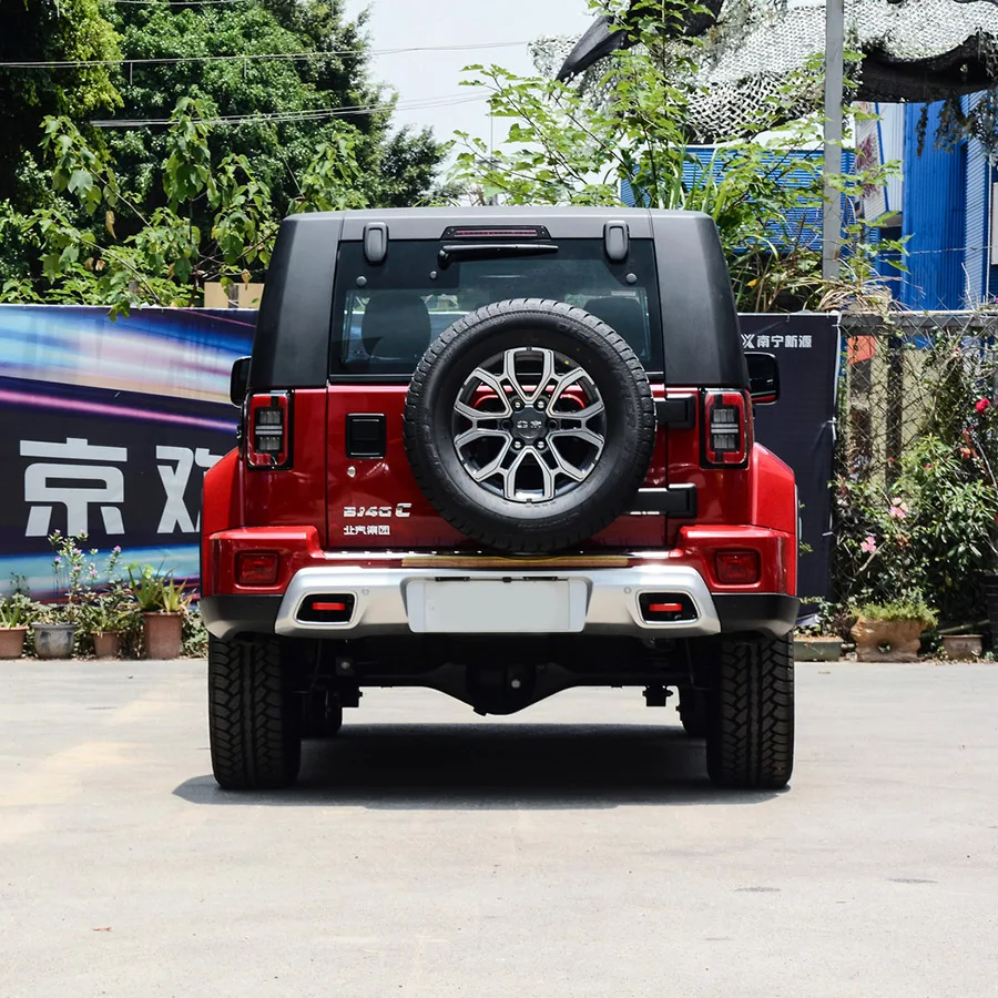 2024 с правым рулем Beijing автоматический кожаный BJ40 Plus Baic SUV Compact 4x4 2 3 T 211ps 6-Скоростной светодиодный Электрический светильник Turbo ACC