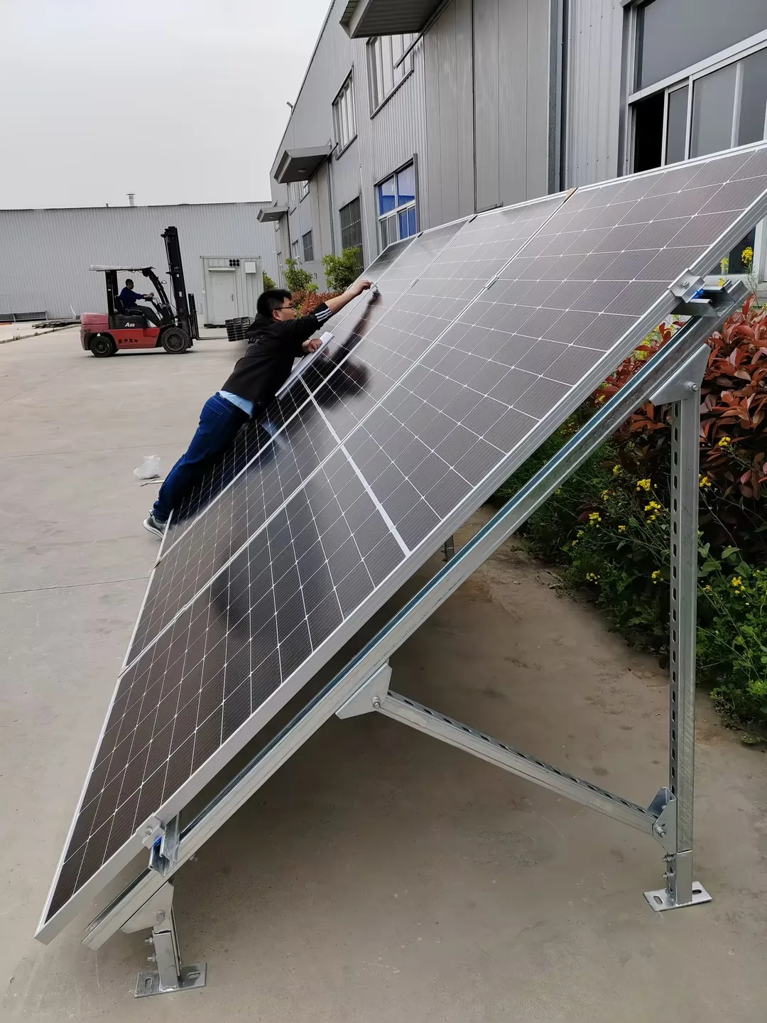 multiple solar and wind energy power 2kw wind turbine lithium ion battery storage cabinet