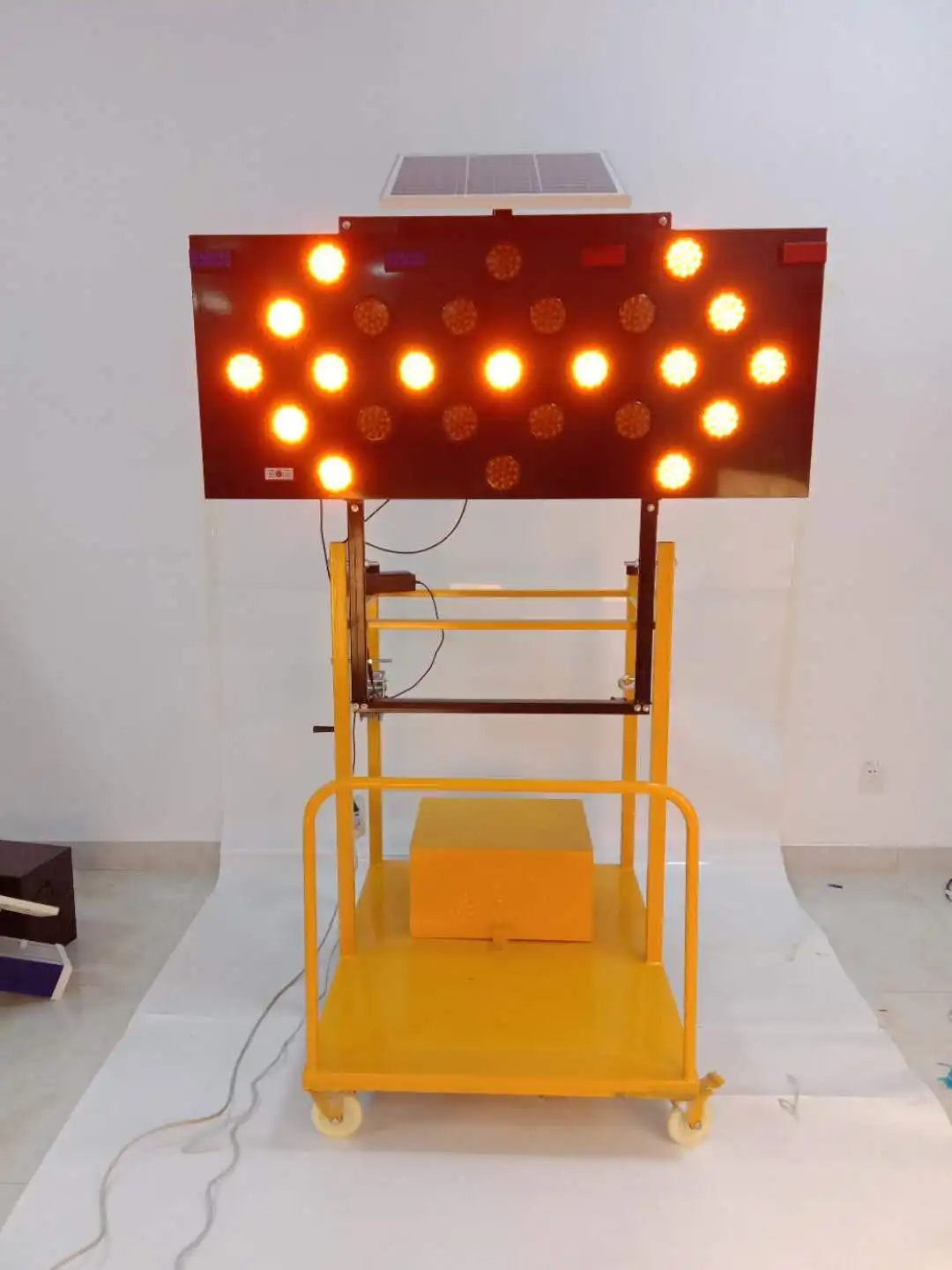 Portable Boards Amber Construction 25 Lamps Vehicle Truck Mounted Guide Led Traffic Arrow Board Sign