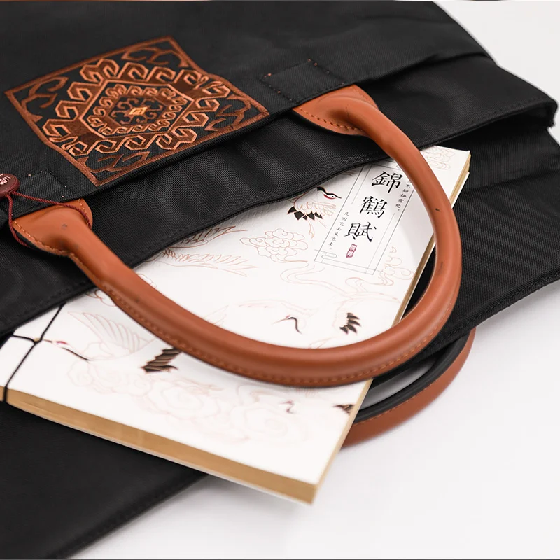 
2021 Hot Sale Chinese Style Professional Eco Friendly Shoulder Messenger Bag With Hand Embroidery 
