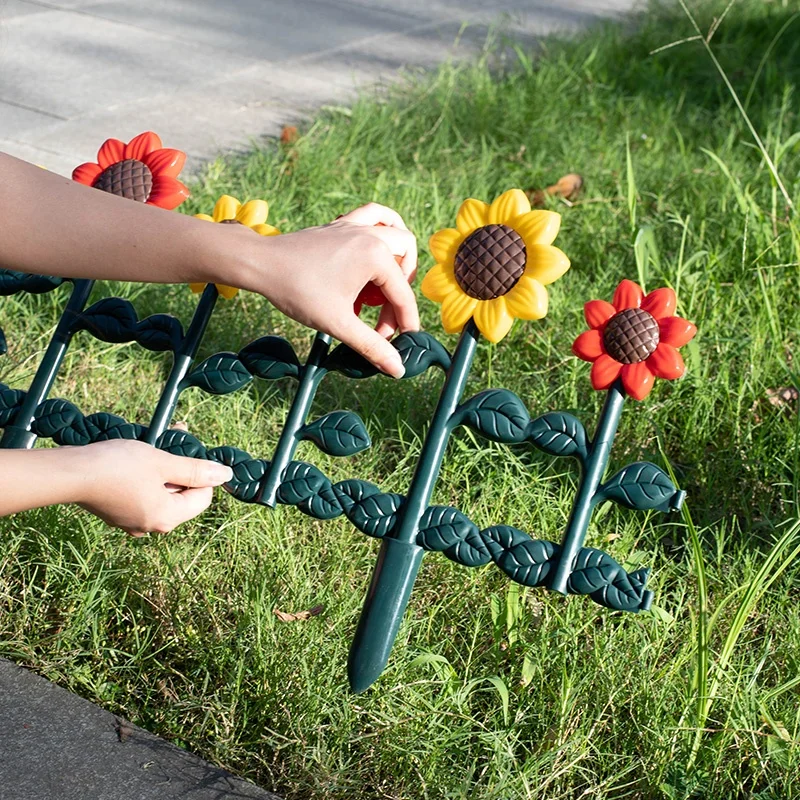 lightweight & easy installation morden garden pvc decorative fence gate insert flowers plastic fence panel