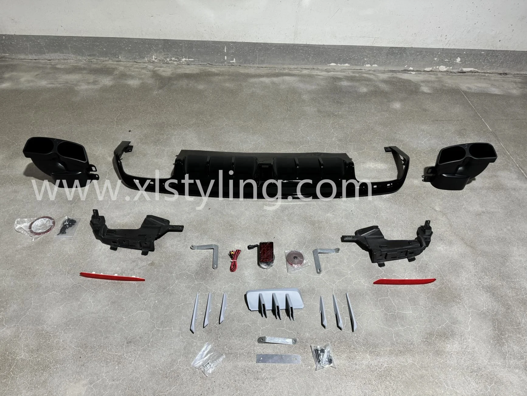 Car Accessories Body Kit Car Bumpers 2014-2017 BRS Rear Bumper Diffuser With Tips for Mercedes Benz W222 AMG