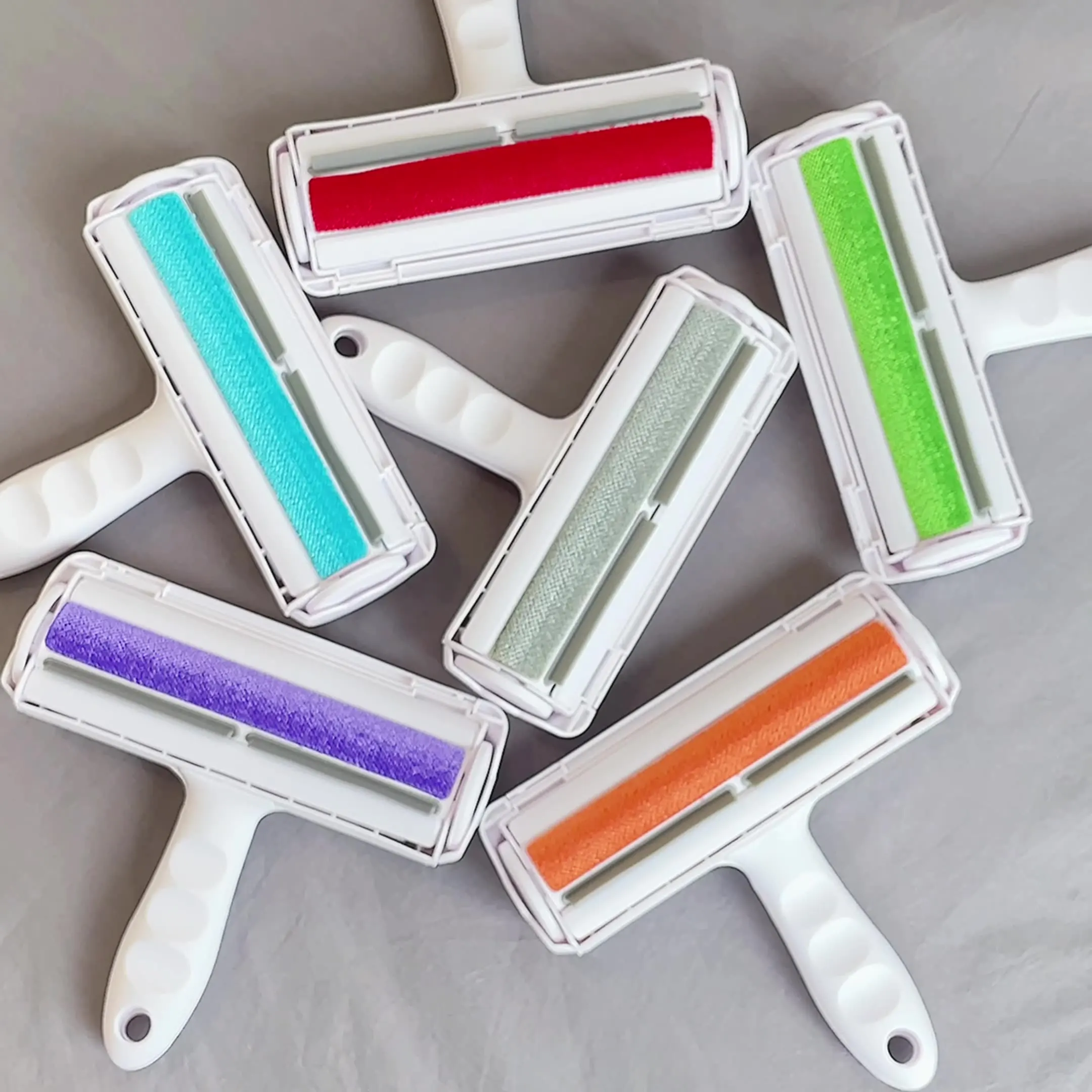 Factory Wholesale Two-way Reusable Cat Pet Hair Remover Roller Sticker and Pet Remover Brush Pet Grooming Products Plastic
