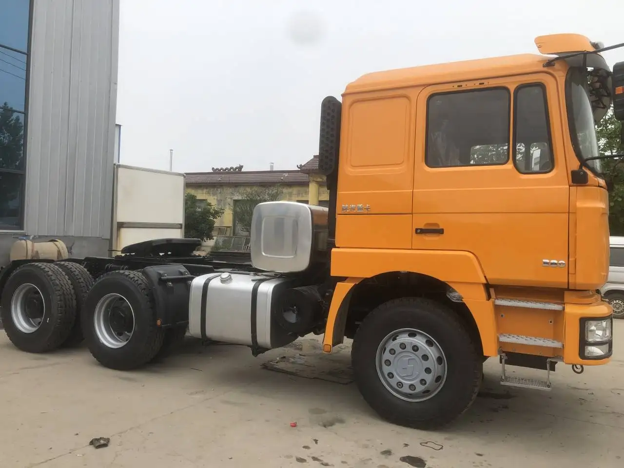 used and new shacman H3000 tractor truck 6x4 2021model tractor truck trailer truck for sale 380,340hp