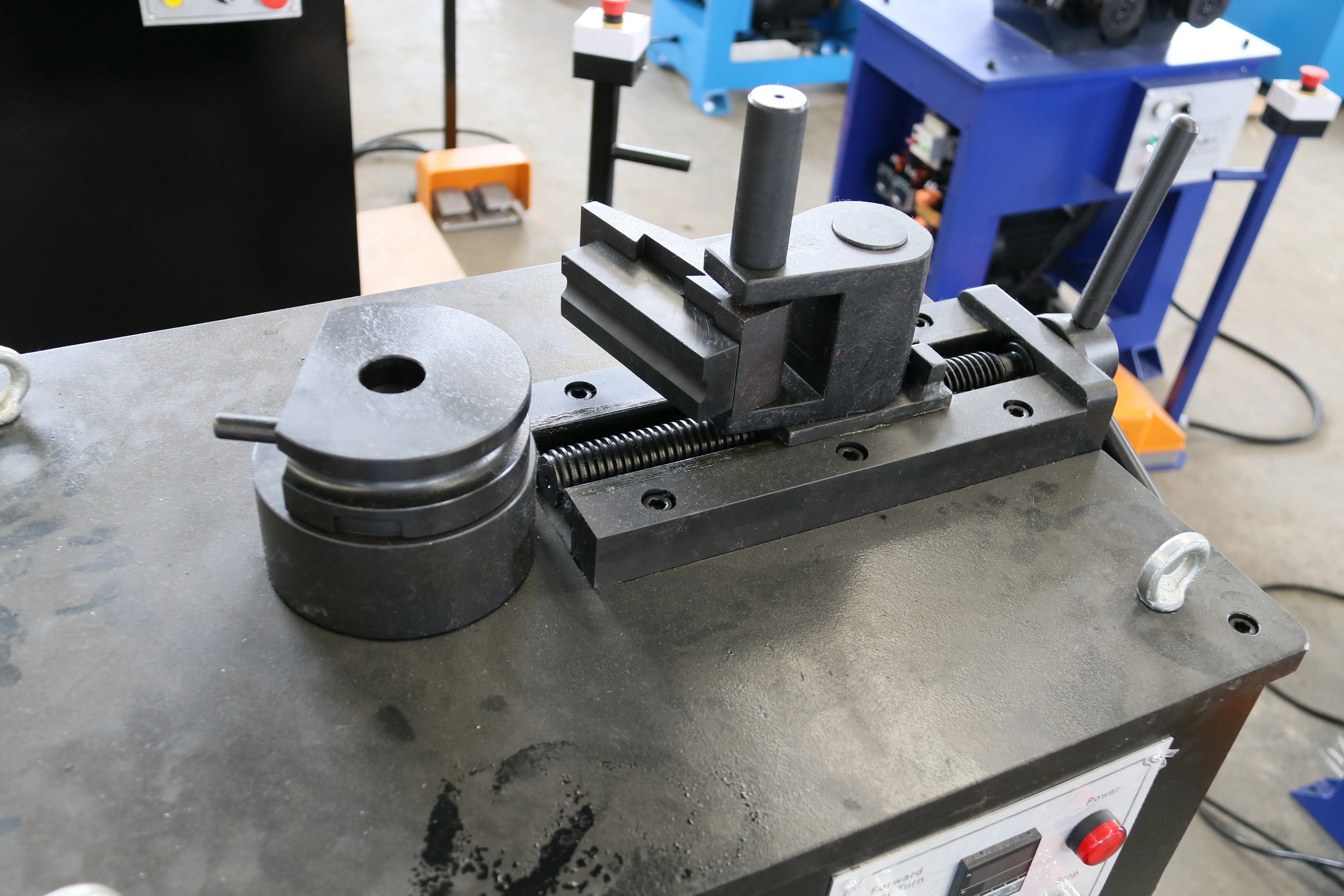 Manual Sheet And Pipe Bending Machines Rolls Pipe Bending Flat Bar Pipe Universal Sheet Bending Machine Copper Aluminium Bender