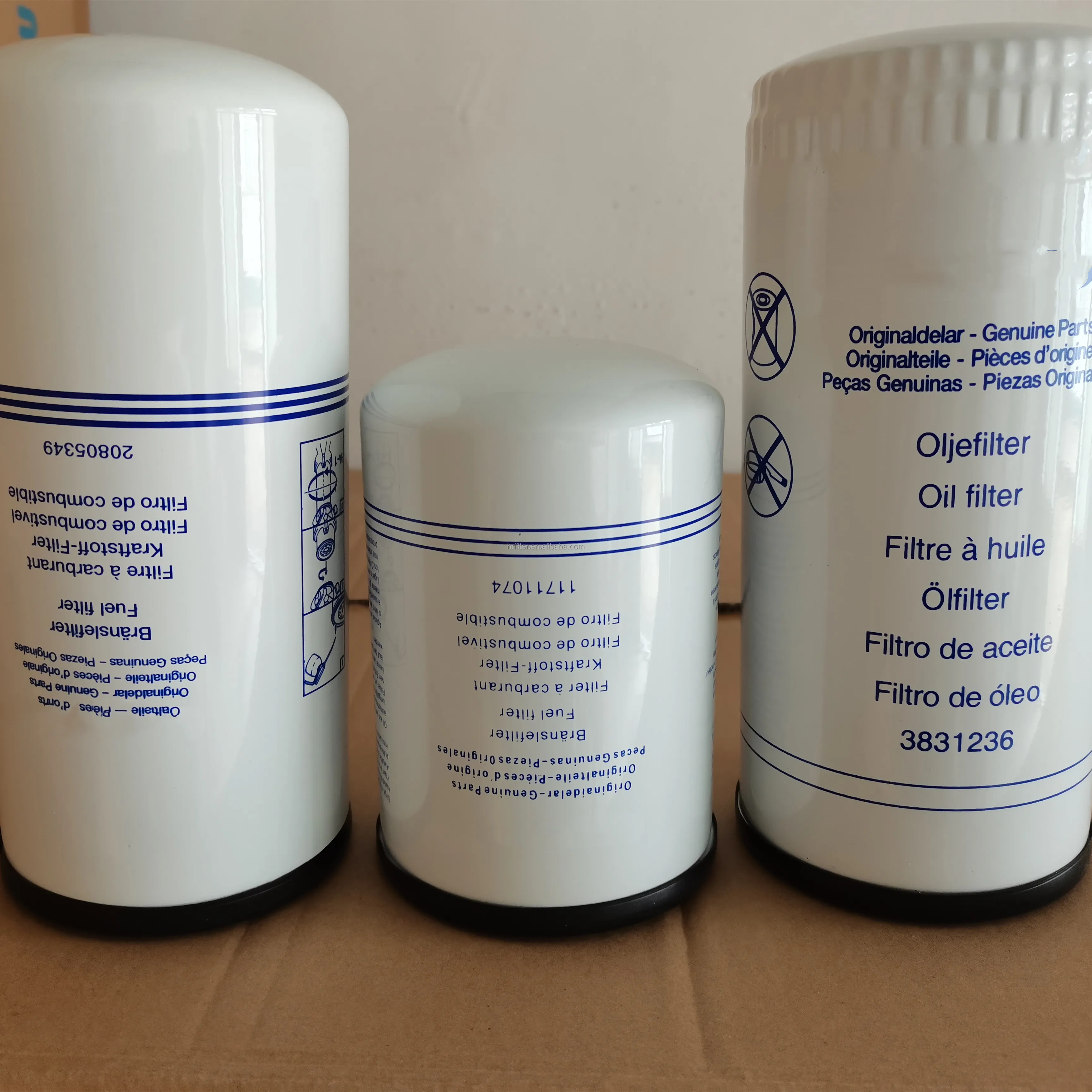 Hongrun 85137594 Filter kit: 21707133 oil filter  21707132 oil filter , 20972293 fuel filter , 21380488 fuel filter