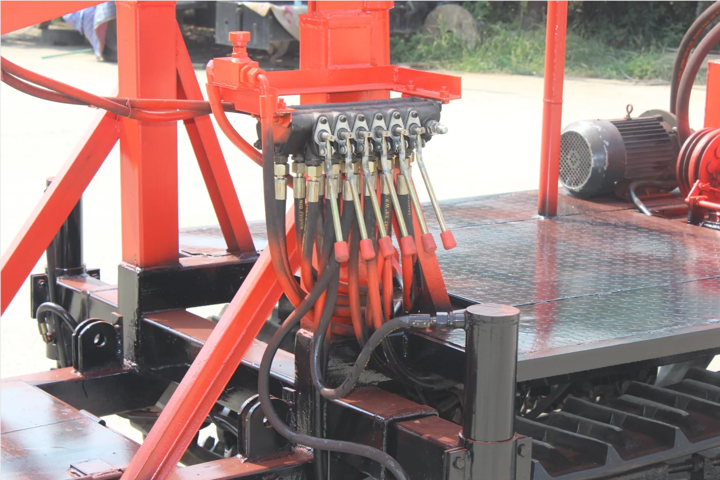 The latest factory 25 hp crawler hydraulic 150m multifunctional high quality water well drilling rig