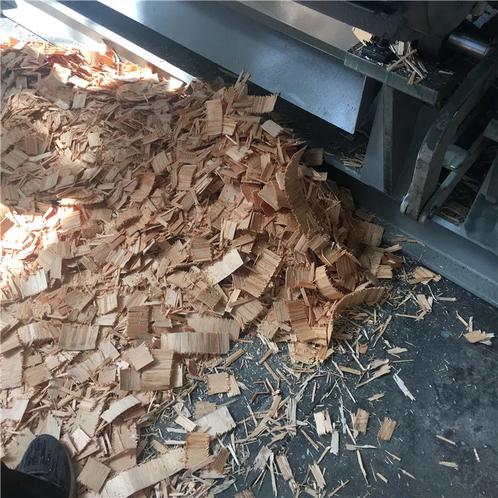 Automatic 4feet and 8feet spindless veneer rotary peeling lathe for osb/wood veneer shaving machinery