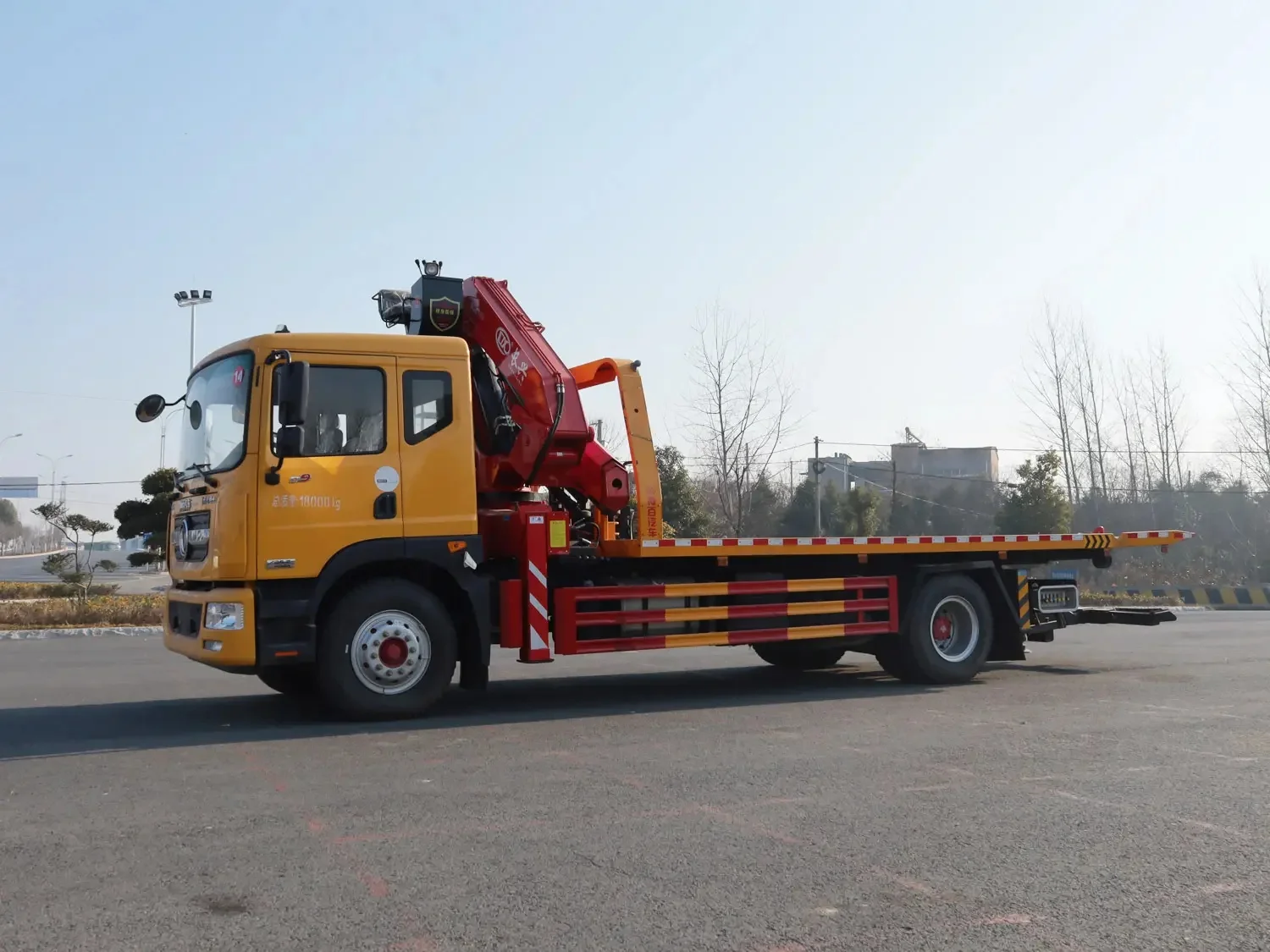 7.9m 210HP DF D9 4X2 Tow Trucks Wreckers Recovery Road Rescue Truck Flatbed Platform Wrecker Towing Truck