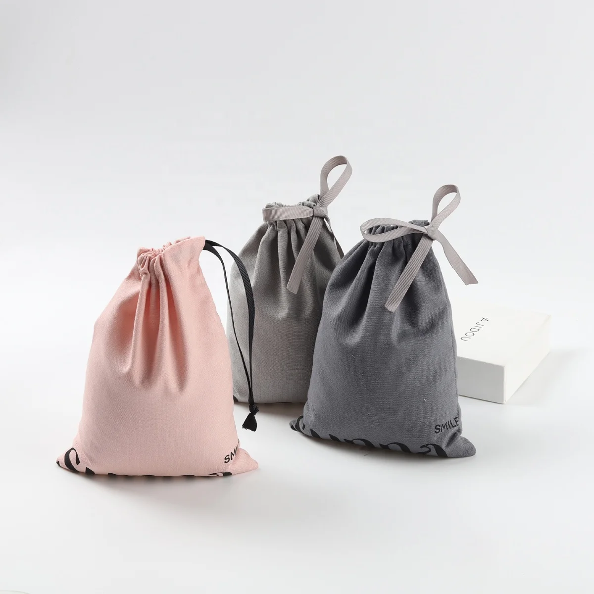 Красочный индивидуальный хлопчатобумажный брезентовый Подарочный мешок для ювелирных изделий с бантом красивый хлопчатобумажный льняной Подарочный упаковочный мешочек