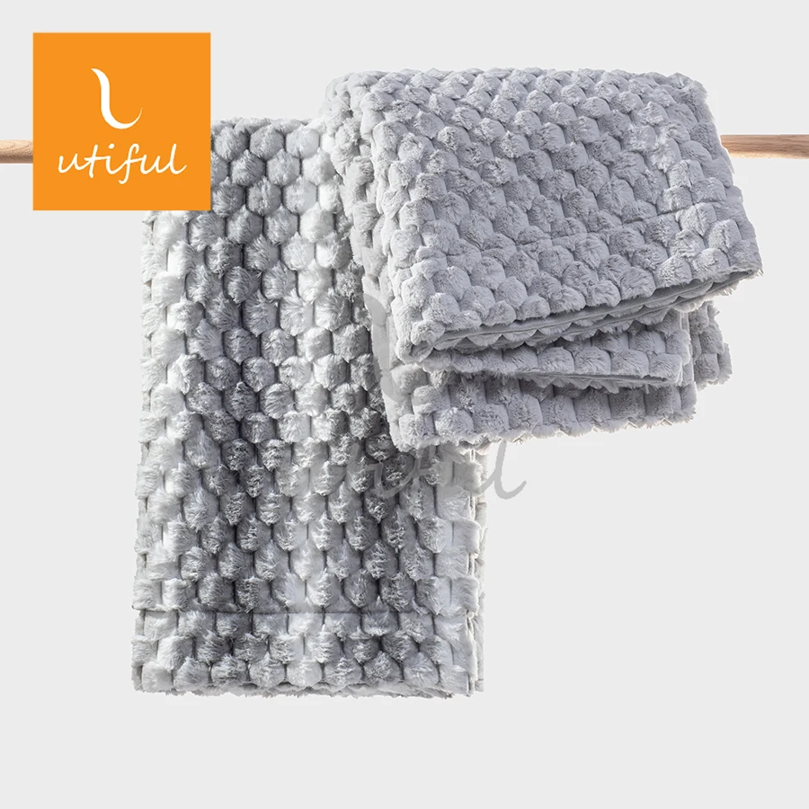 Decorative fluffy Pompom knit gray color solid and stripe printed polyester rabbit faux fur fleece mink blanket reversible