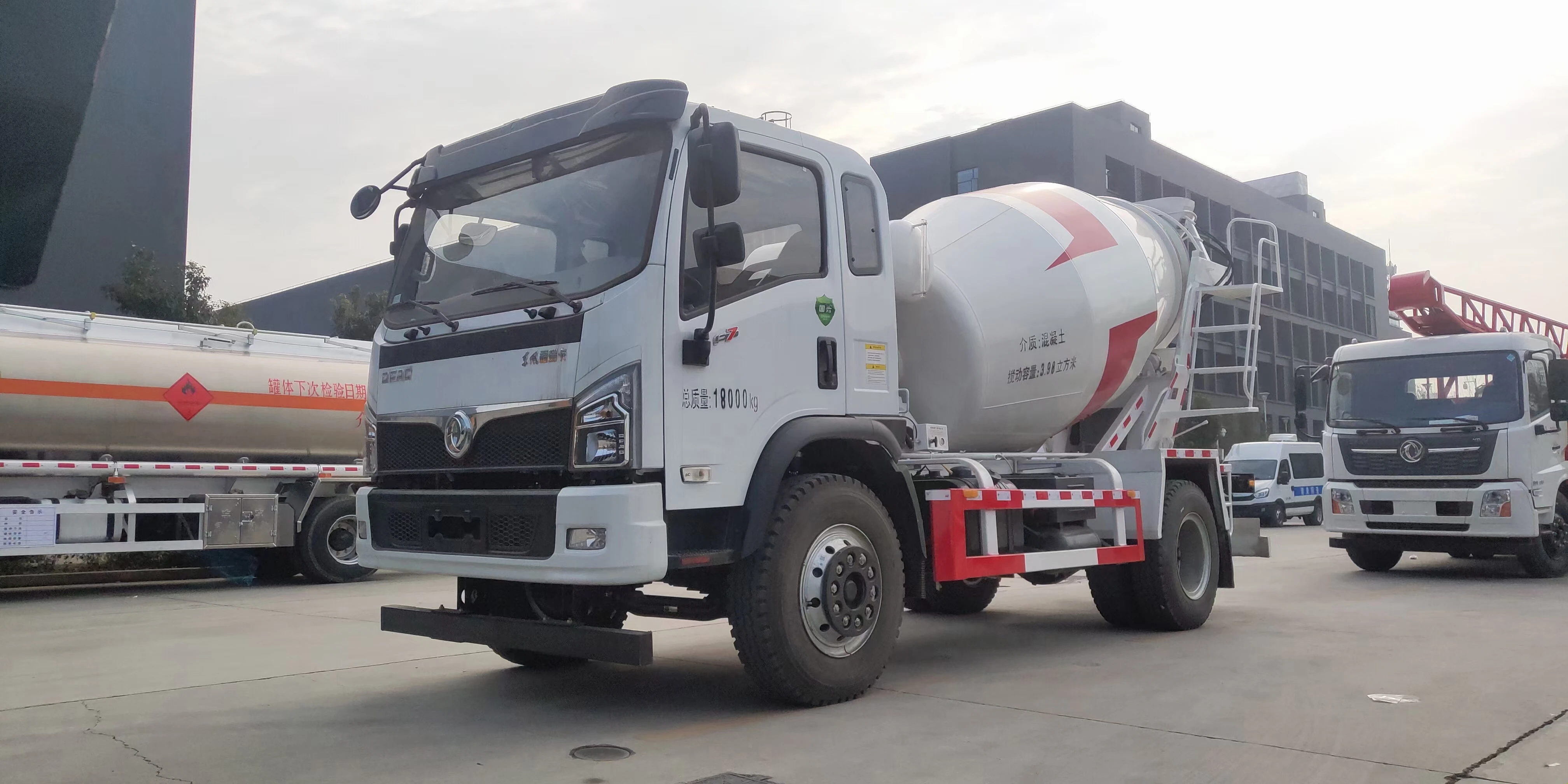 2024 Hot Selling dongfeng Sinotruk Shacman 4*2  6*4 8*4 Concrete Mixer Truck  for sale