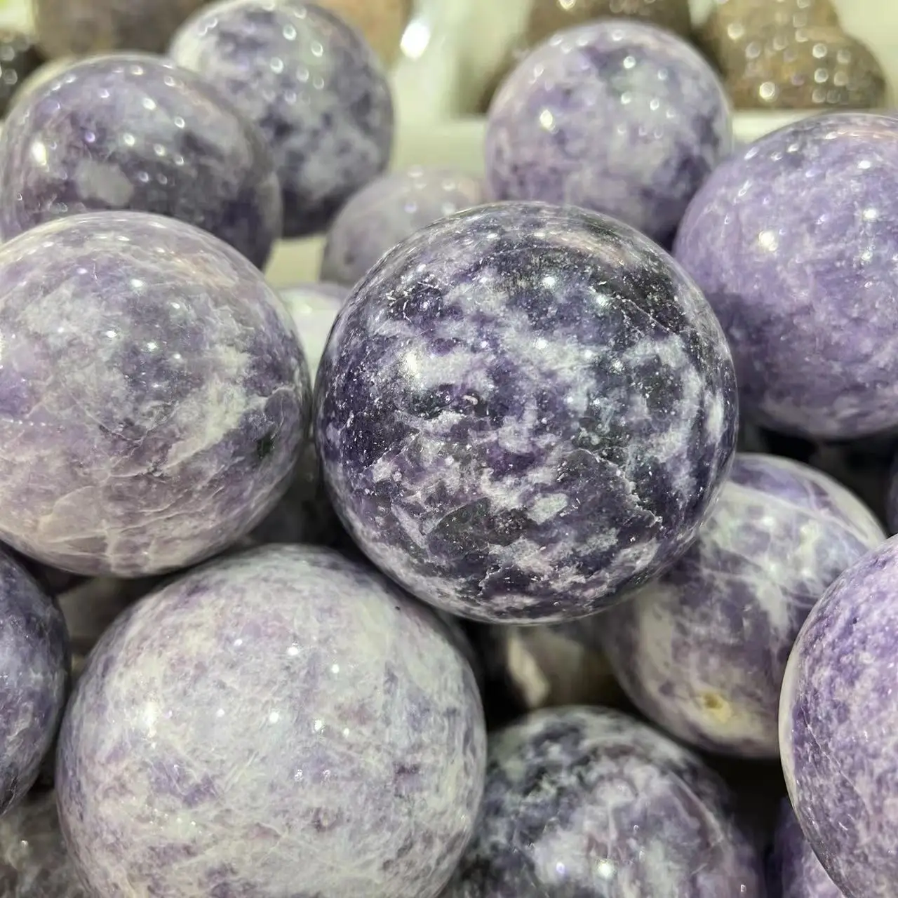 Wholesale Natural Healing Crystal Sphere Ziyun Mother Sphere For wind water polo