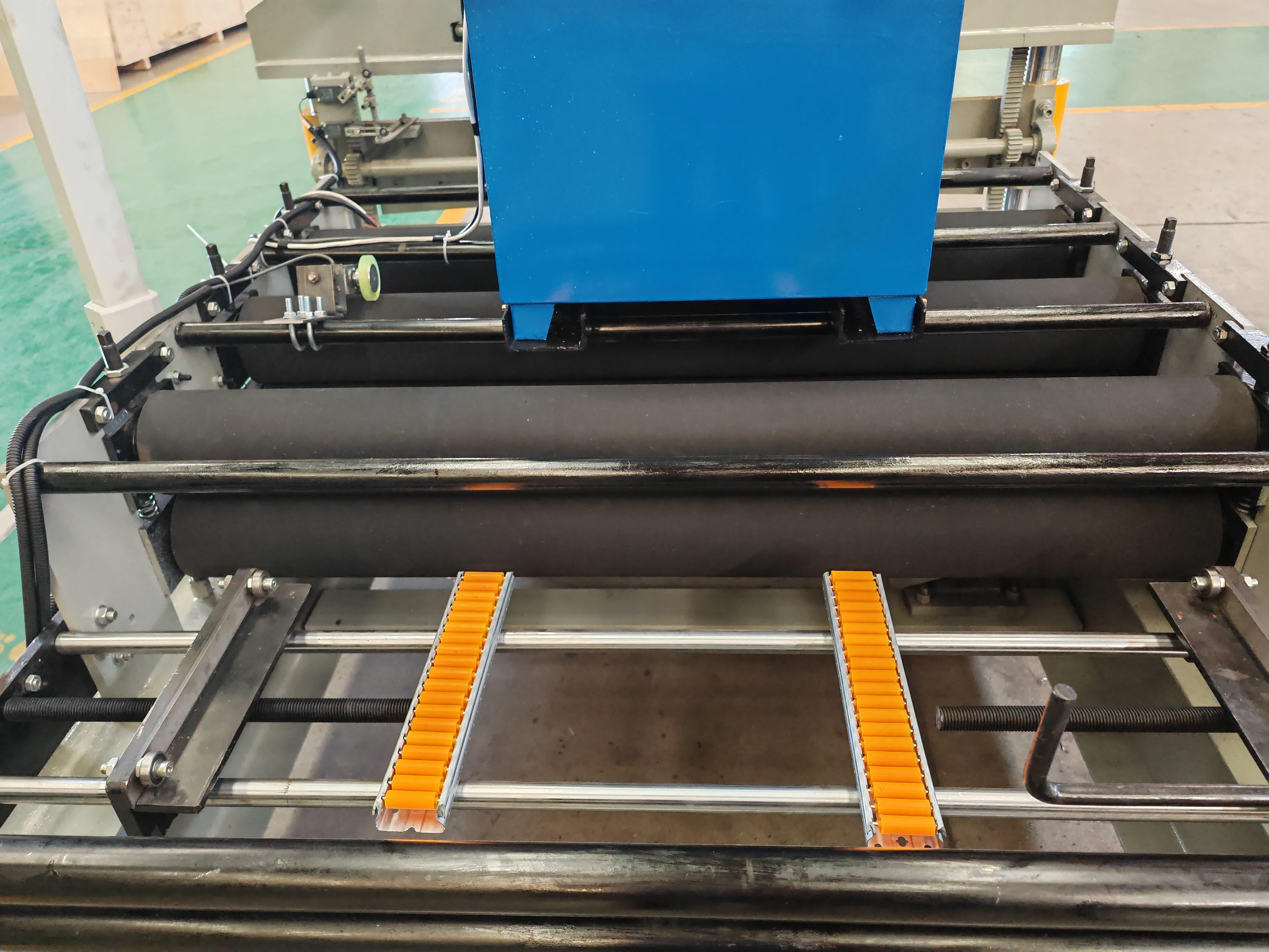 Hot selling product metal coil slitting cutting roll forming machine