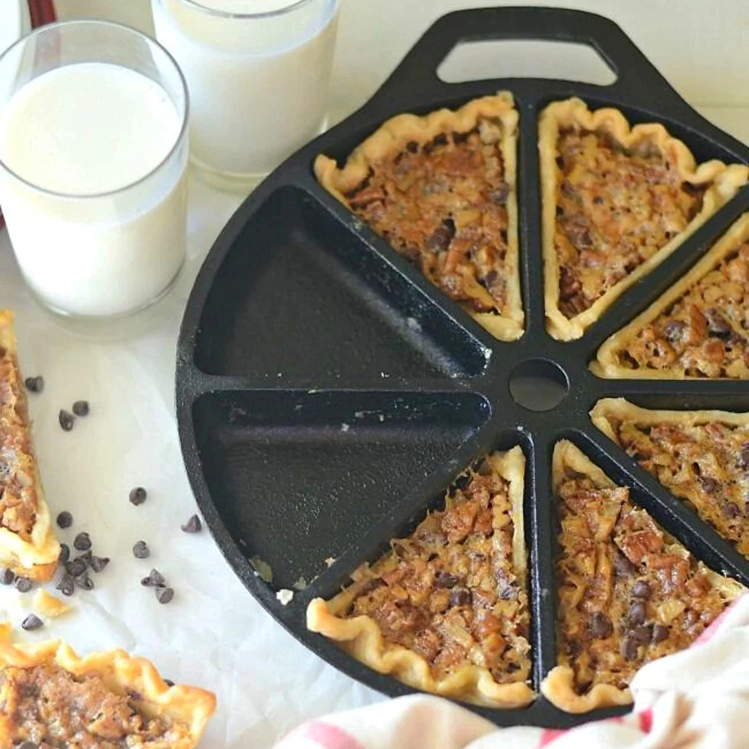 Pre-Seasoned 8-Impressions Cornbread Biscuits Scones cast iron cornbread wedge pan recipes