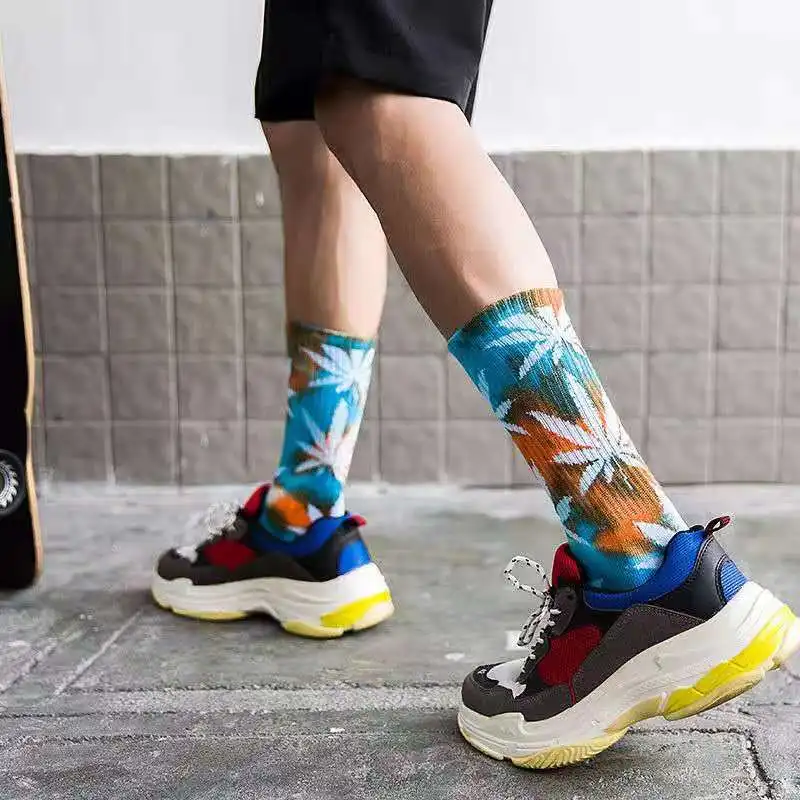 Personalized Weed Socks Tie Dye Athletic Socks Organic Cotton Maple Leaf Tie Dyed Crew Anti-Bacterial Sport Men Weed Socks