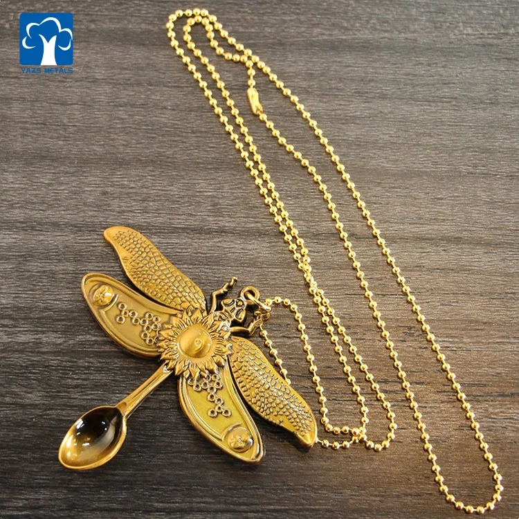 customized quality antique gold fashion jewelry butterfly necklaces personalized delicate necklace with chain for wholesale