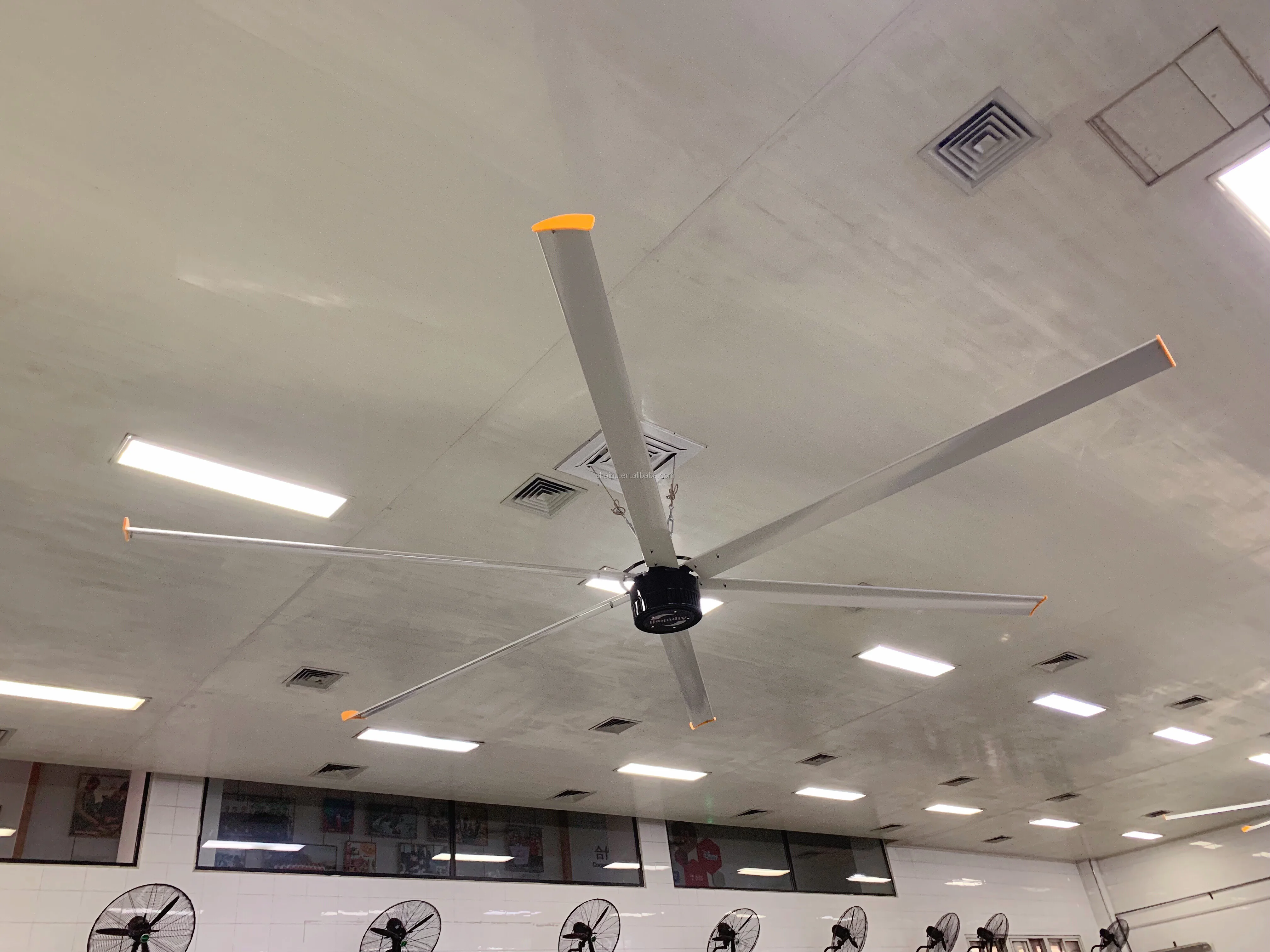 Дешевый промышленный потолочный вентилятор Shanghai Aipu 6,1 м 20 футов с низким оборотом в минуту