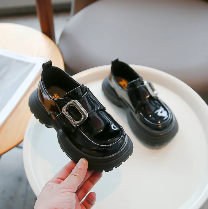 British Style Fashion Teenagers Girl Shiny & Metal Black Party Shoes Kids Girl Chunky Heel Loafer Shoes