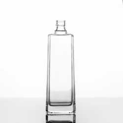 Custom Engraved Empty Spirits Xo Brand Alcohol Whisky 750ml Vodka Glass Bottle for Liquor