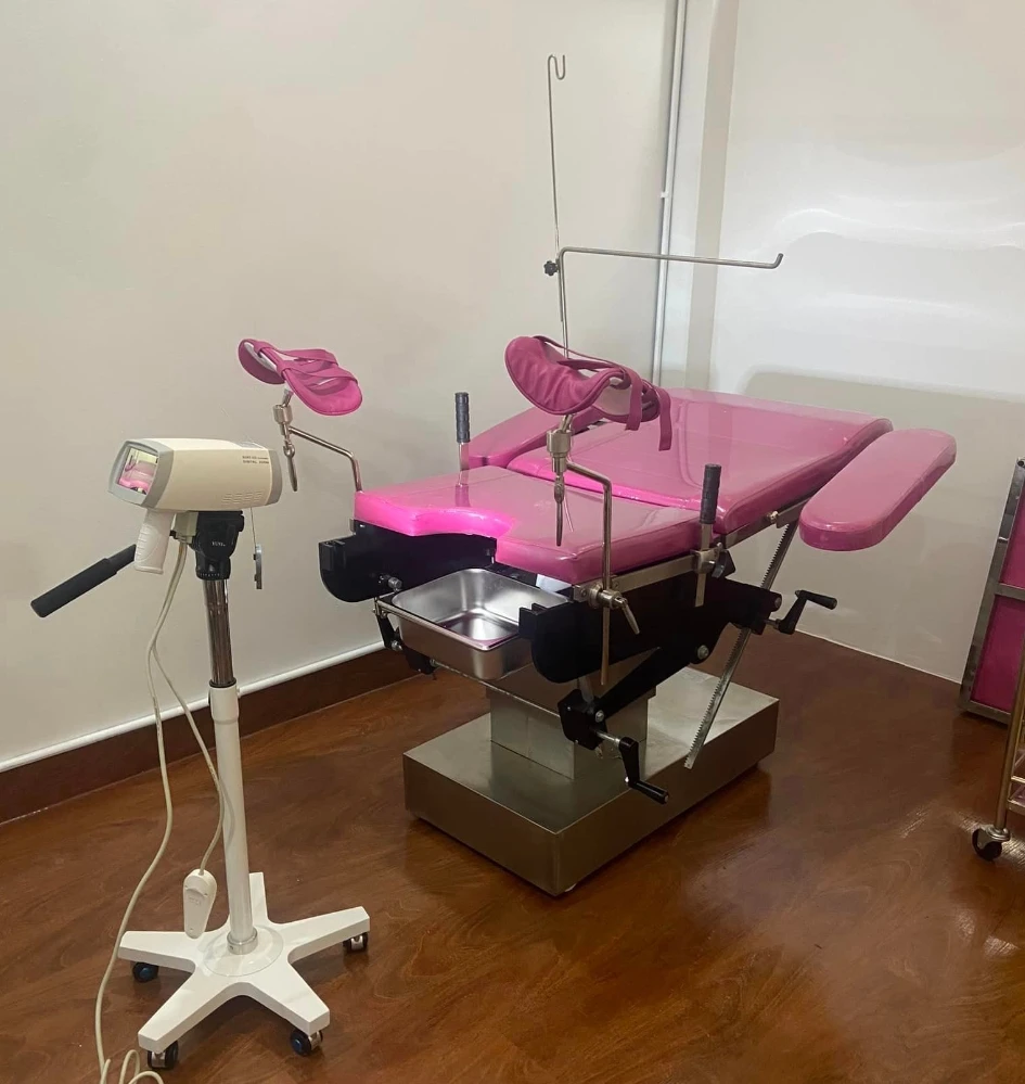 Universal General Portable Manual Medical Ot Hydraulic Obstetric Gynecology Surgery Operating Surgical Exam Bed Table