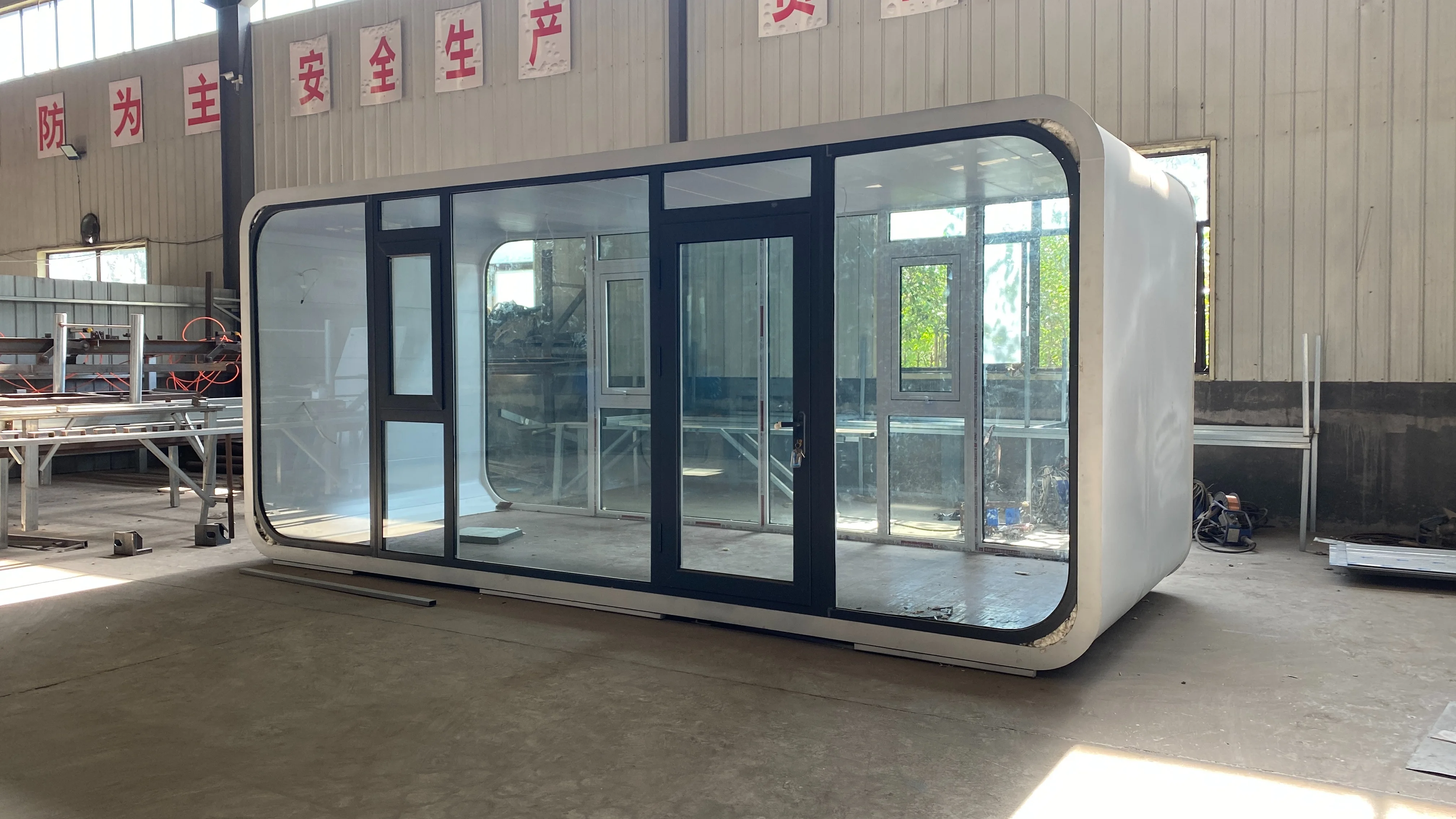 Class A combustion performance is not flammable, surface is added to the surface container shop