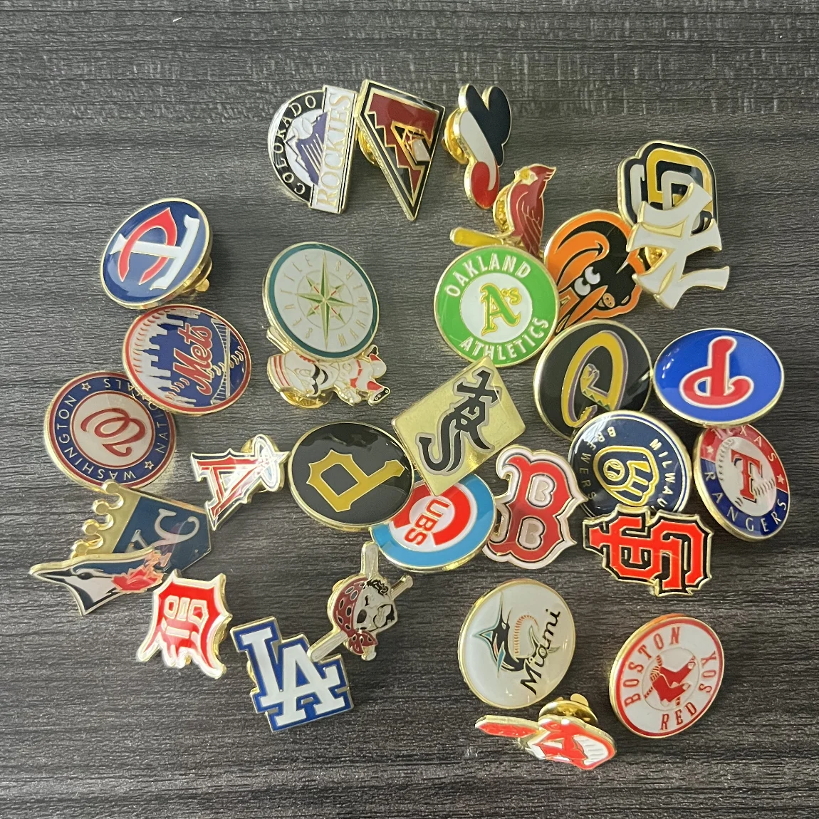 Good Stock USA Baseball Team pins metalicos Antique Enamel Lapel Cap Pins Metal Badges for Baseball Club Fans Iron Sports Theme