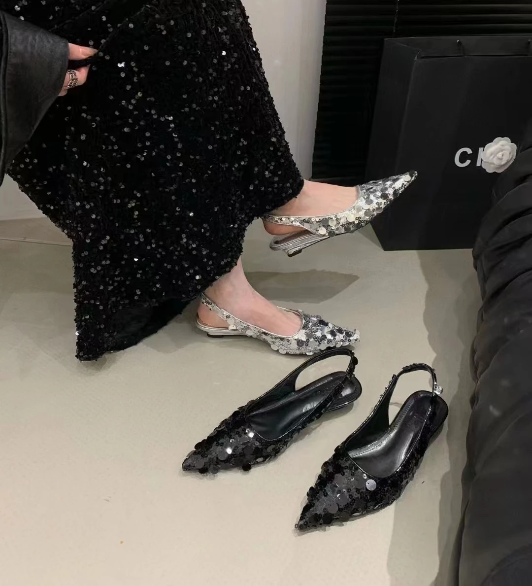 New Comfortable Shining Sequin Pointed Toe Flat Sandals  Ladies Wedge Sandals Shoes Luxury Sandal Heels Women Wholesale Shoes
