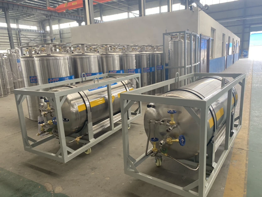 Horizontal/Vertical Type LO2 LN2 LAR LNG Medical Oxygen Cylinder Gasifier Cryocylinders