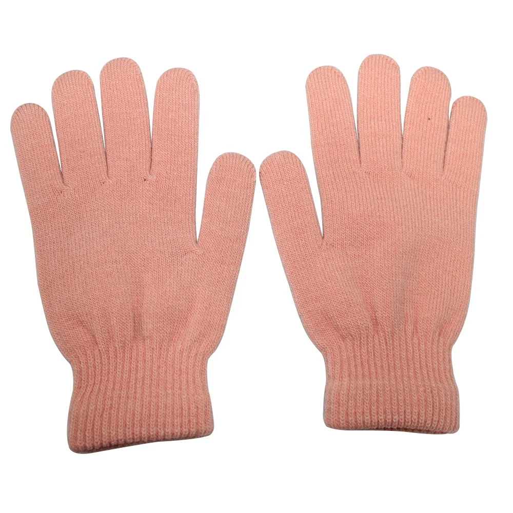 Plush gloves are added in winter to keep warm and elastic for outdoor sports