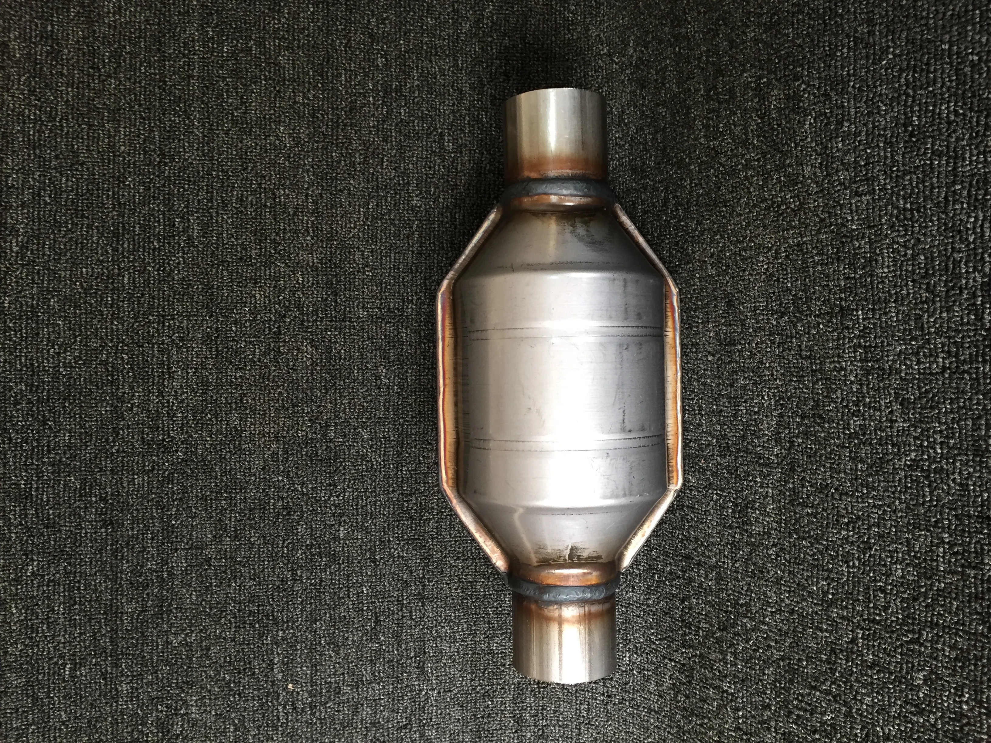
Three way Oval Universal Catalytic Converter with ceramic substrate LL-0216 