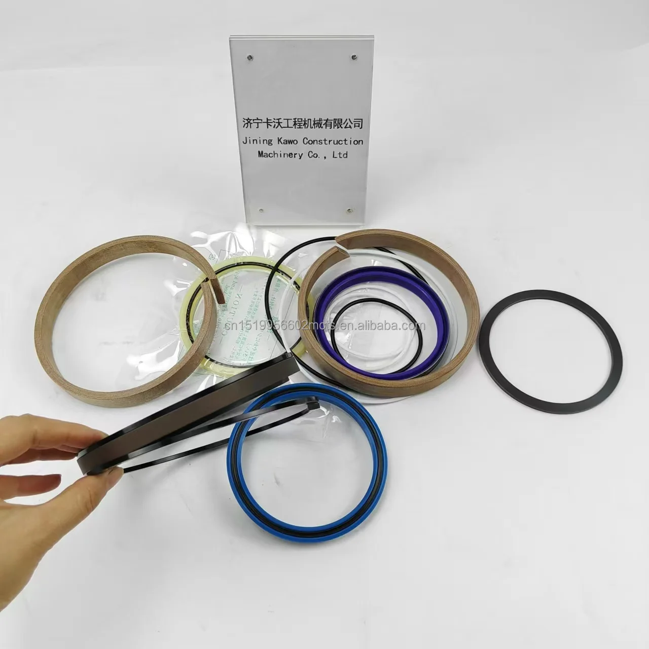 Komatsu D135 Bulldozer  Service Kit For Blade Lift Cylinder 707-98-45610 Komatsu  Bulldozer Parts Komatsu  Parts