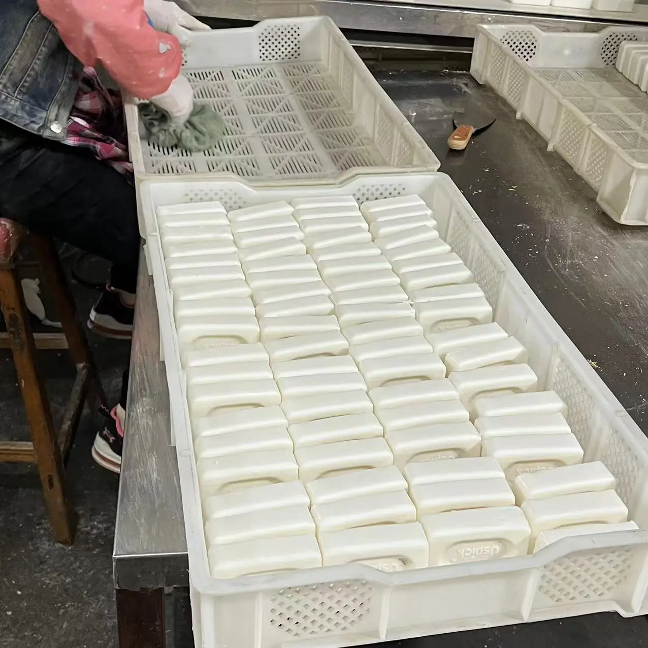 Laundry bar soap with natural ingredients stain remover for home use is the perfect travel companion for destroying fixed stains