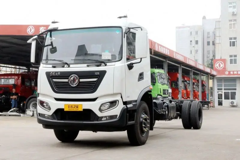 3 5 6 ton loading cargo lorry truck malaysia with box 5m to 6.1m dimensions for sale