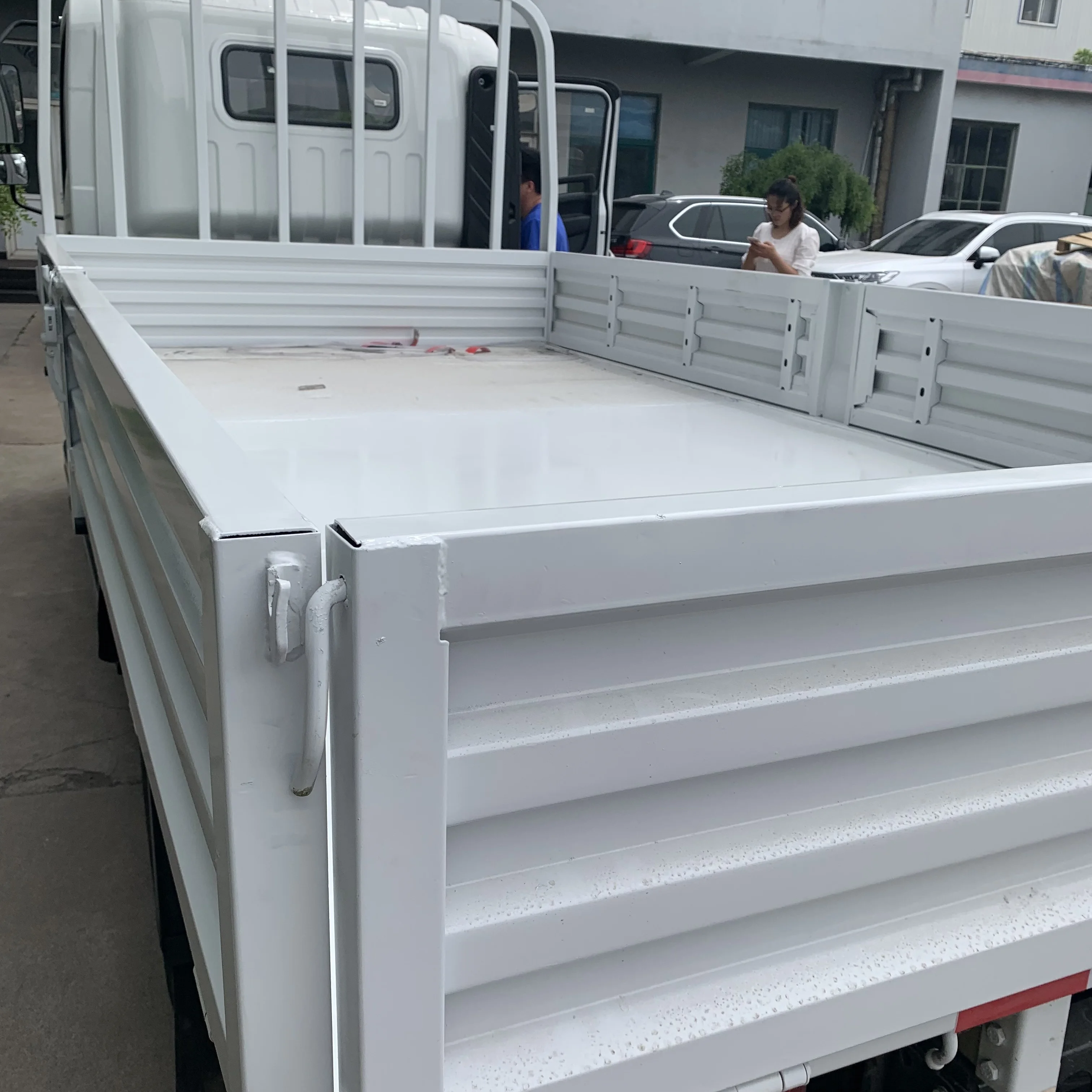 Легкий грузовой автомобиль Sinotruk Dongfeng Foton 4x2 3 тонны 5 тонн для продажи