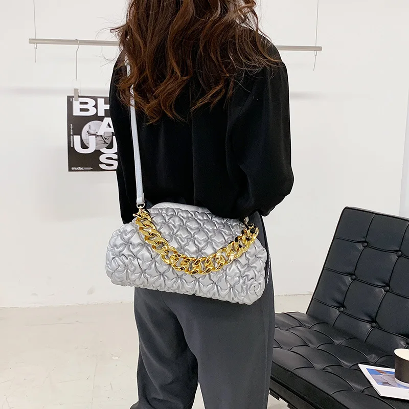 Fashion Wrinkle Lattice PU Leather Lady Designer Bags Novel Style Metal Framed Hasp Closure Clutch Women Solid Color Sling Purse