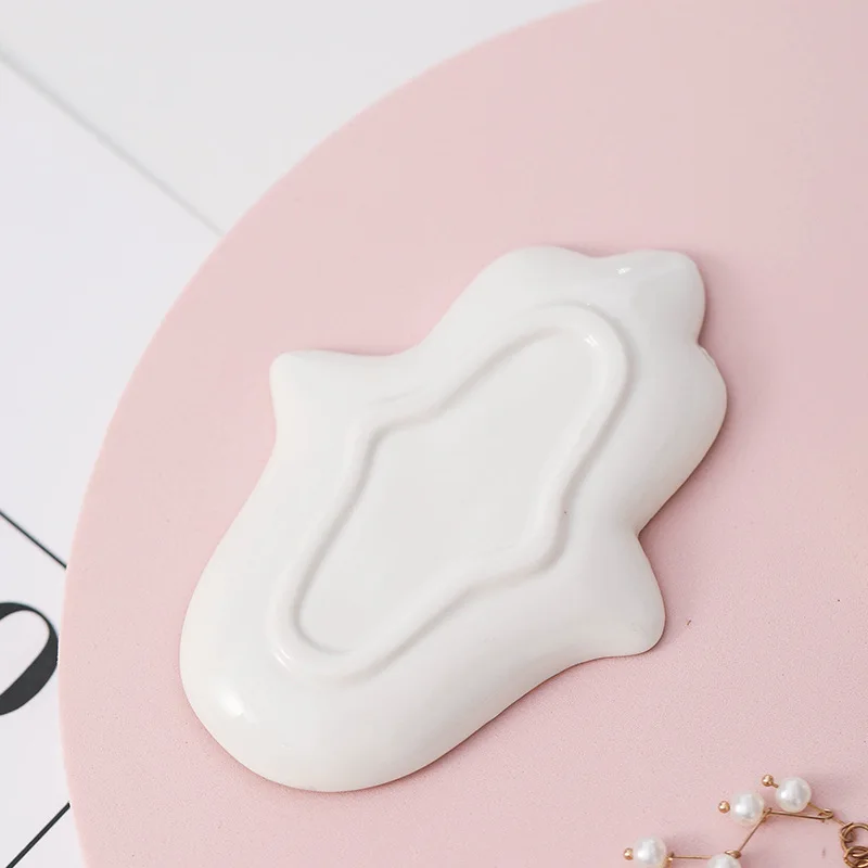 Europe Ceramic Jewelry Dish Trinket Small Jewelry Display Tray Hamsa Hand Plates Decoration Crafts