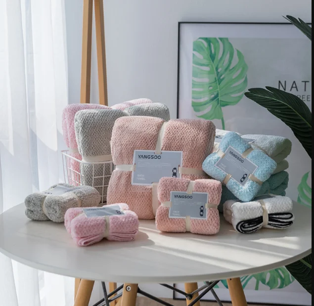 Custom Logo Coral Fleece Washcloth and Soft Absorbent Bath Towel Set Knitted Bath Shower Tool for Spa Hotel Use Wholesale Adult