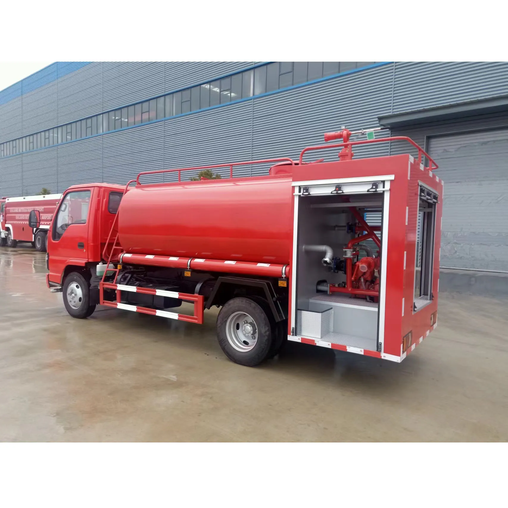 Factory Directly Sale ISUZU 130PS 4000 Liters Water Tank Fire Engine Fire Fighting Truck Price