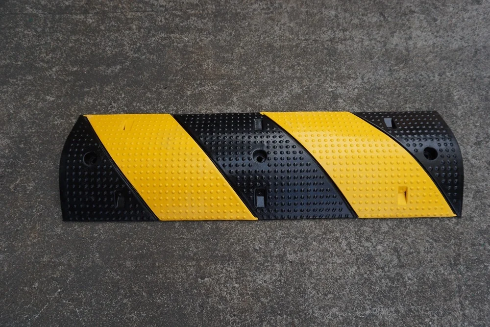 1000X300X60mm Good Quality Traffic Security Rubber Road Buffer Belt Driveway Humps Speed Bump