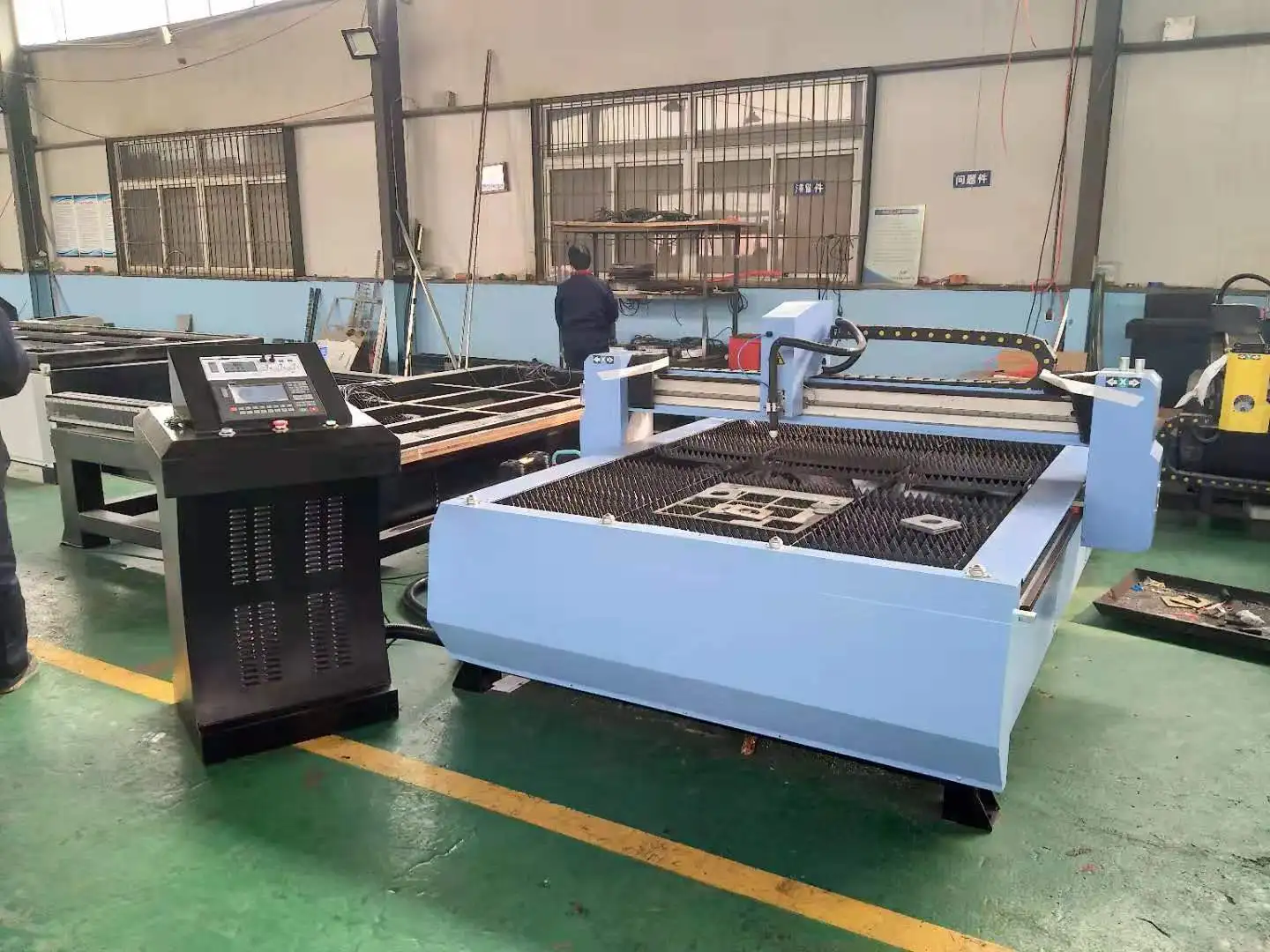  Низкая цена! 1325 cnc маршрутизатор машина плазменной резки 63 A источник питания/система управления