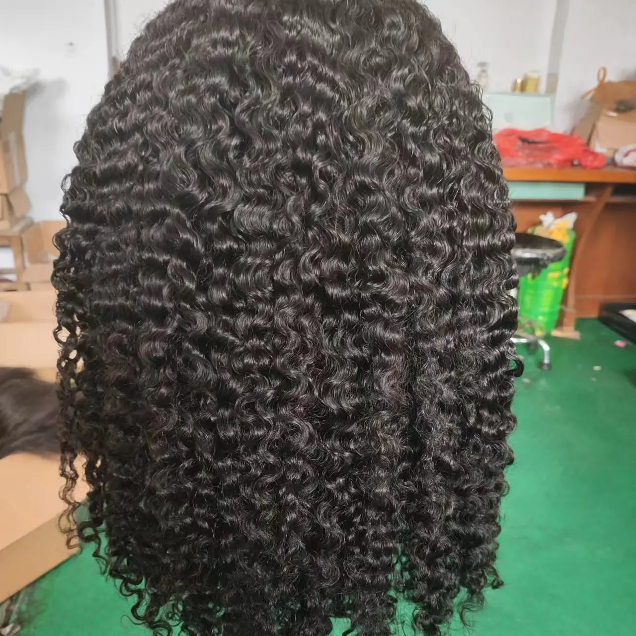 Парик из натуральных кудрявых волос