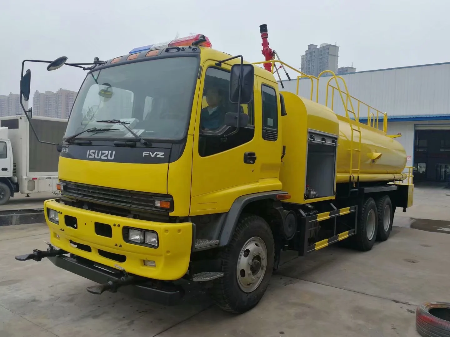 Японская технология монтаж на шасси 4x2 10 м3 20 резервуар для воды грузовики нефтяных