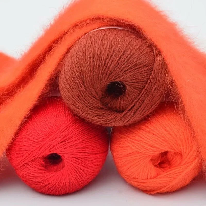 
Mink hair is a blended yarn of rabbit hair, which is suitable for hand knitted sweaters, scarves and other clothing 