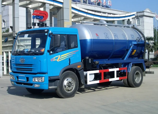 Dongfeng Brand Manual Transmission Sewage Suction Truck 4x2 Drive Diesel Fuel for Road Cleaning