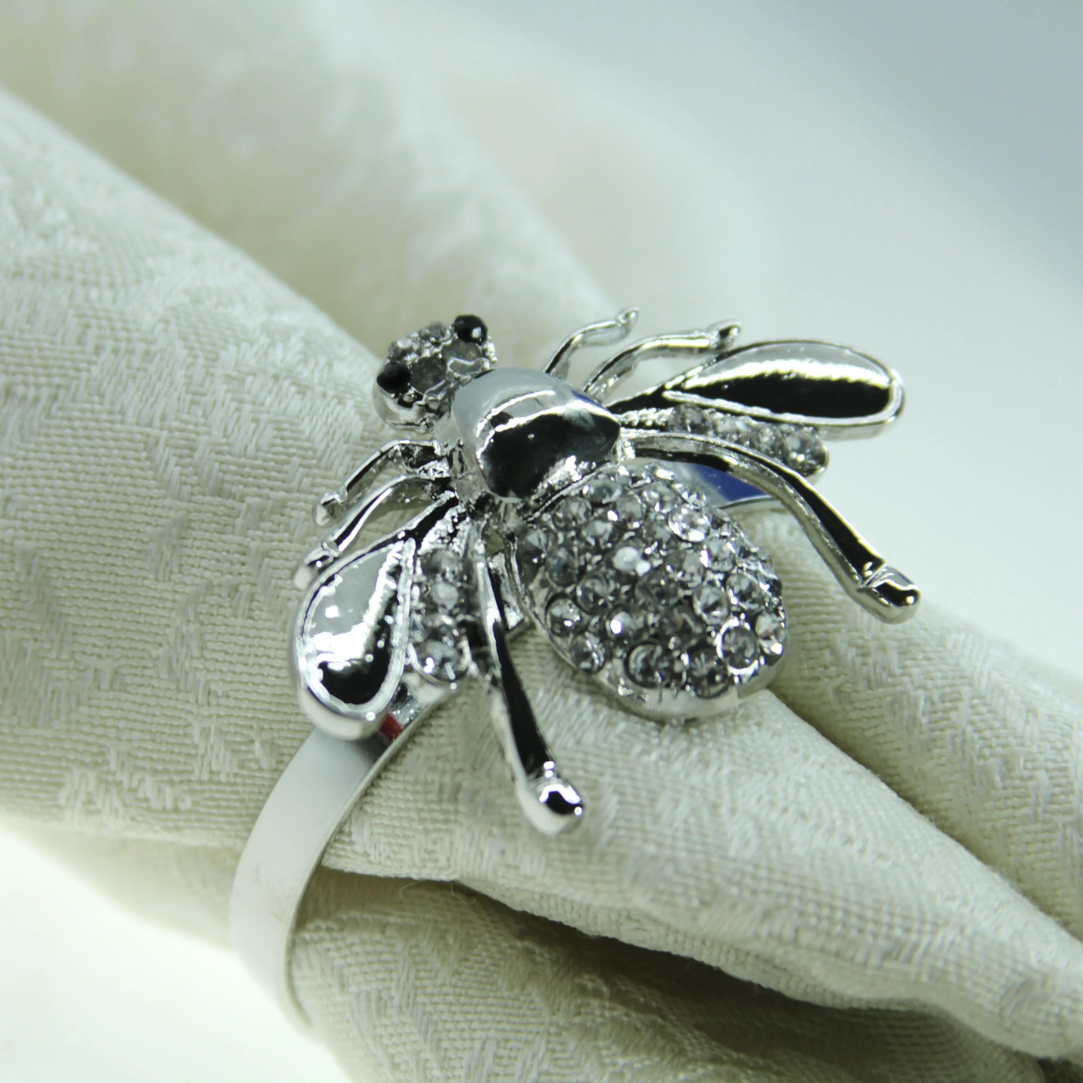 cheap bulk gold silver bee metal napkin ring with velvet for wedding with high quality qn19102201